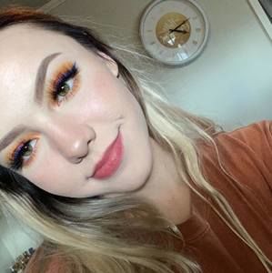 Meet your Posher, Abigail